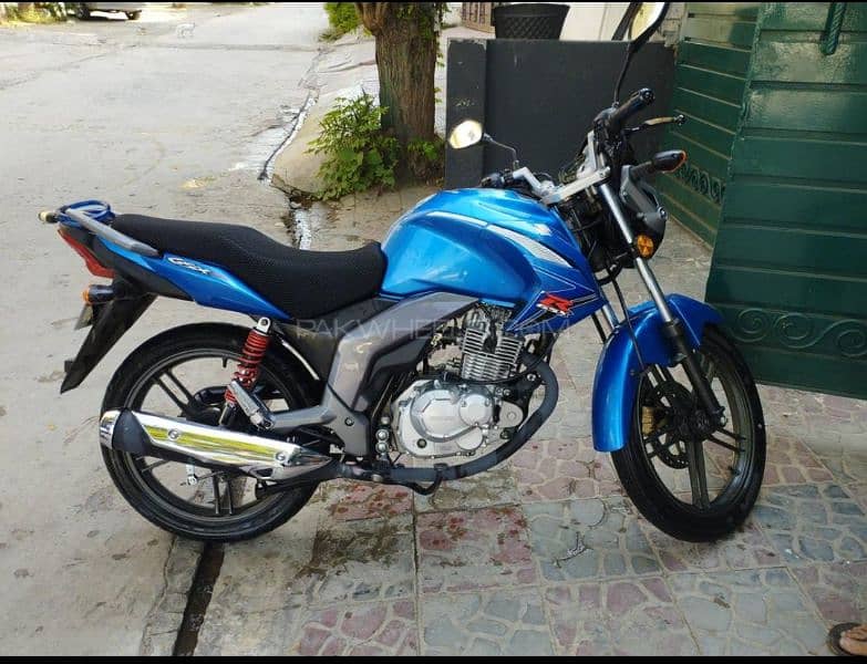 Suzuki gsx 125 special edition like a new excellent condition 3