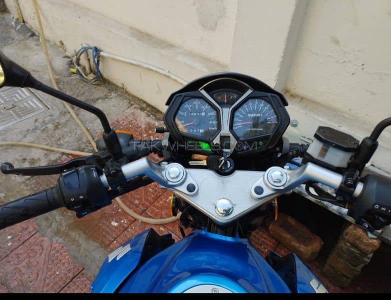 Suzuki gsx 125 special edition like a new excellent condition 4