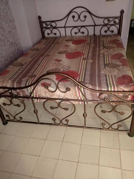 iron bed 1