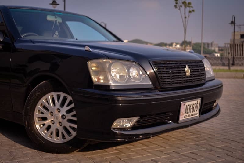 Toyota Crown 2000 1