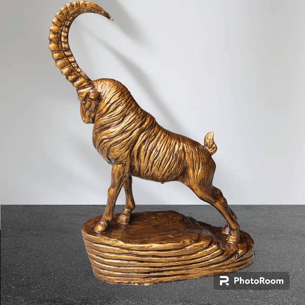 Markhor ibex statue and sculpture 0