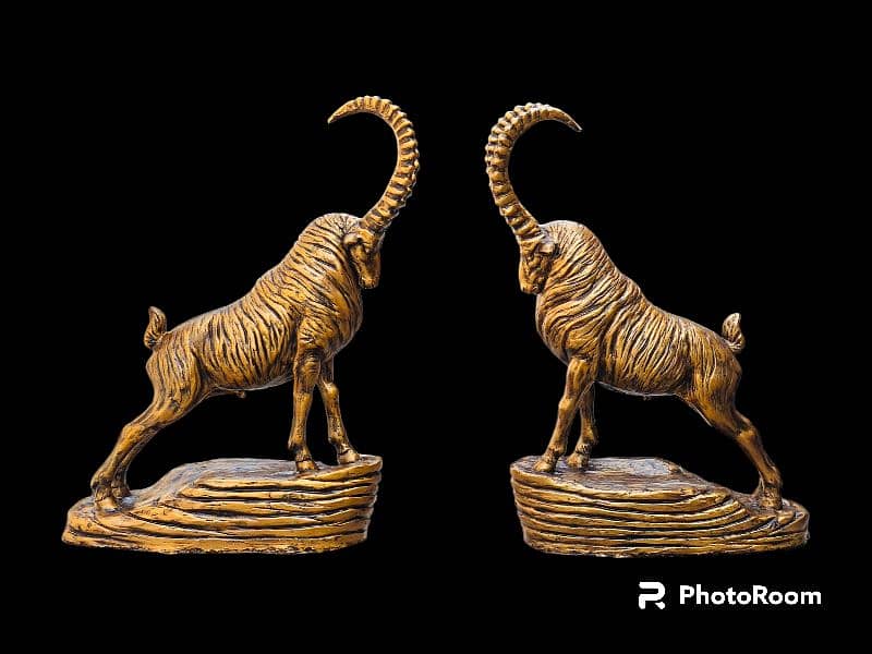 Markhor ibex statue and sculpture 1