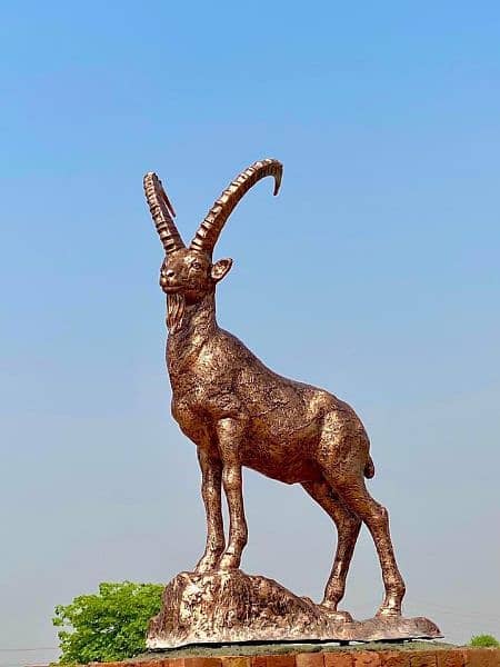 Markhor ibex statue and sculpture 2