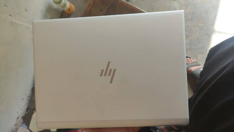 HP ELITE BOOK 830 G5 i5 7 GENERATION 0