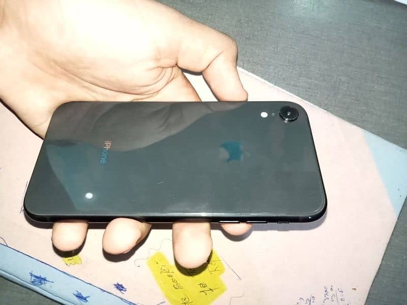 iphone XR 10/9 condition 4