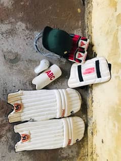 cricket kit good condition slightly use