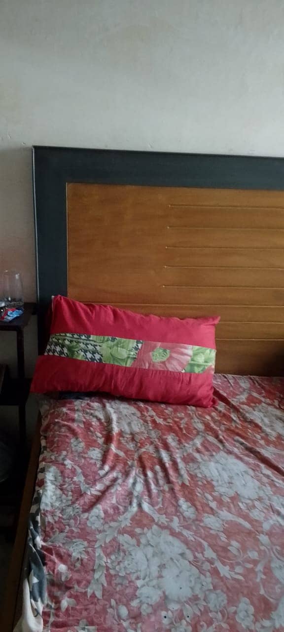 Double bed for sale contact on 03145117757 4