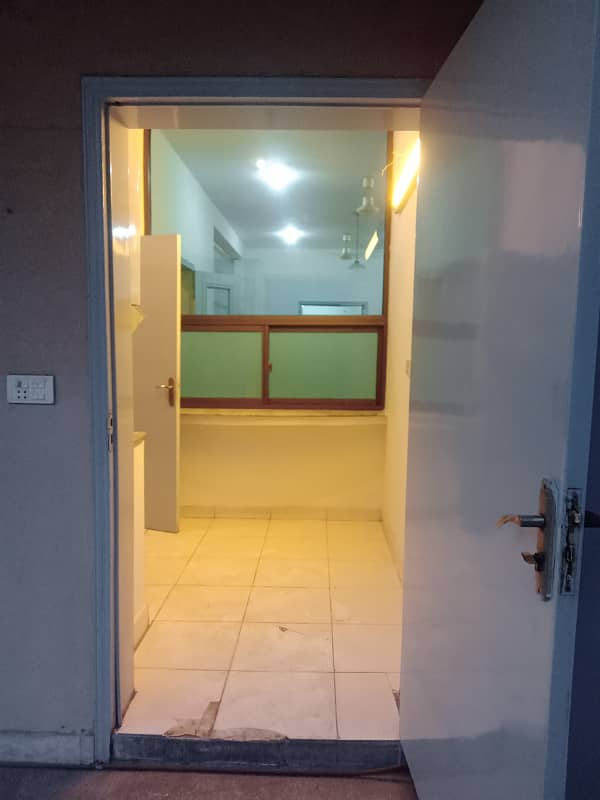 1 Kanal 3 Bedrooms Separate Upper Portion In Cantt 5