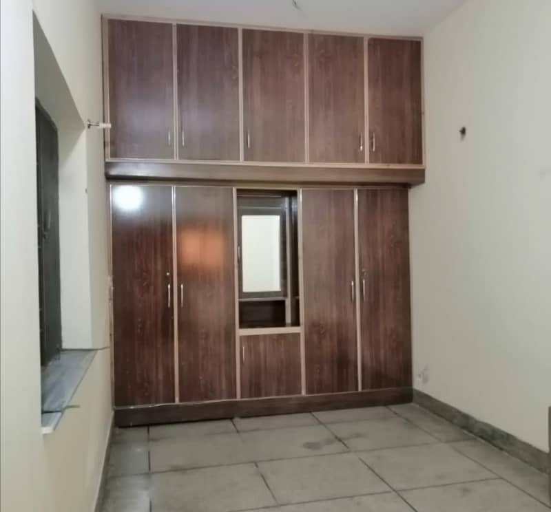 Stunning and affordable House available for sale in Allama Iqbal Town - Nishtar Block 2