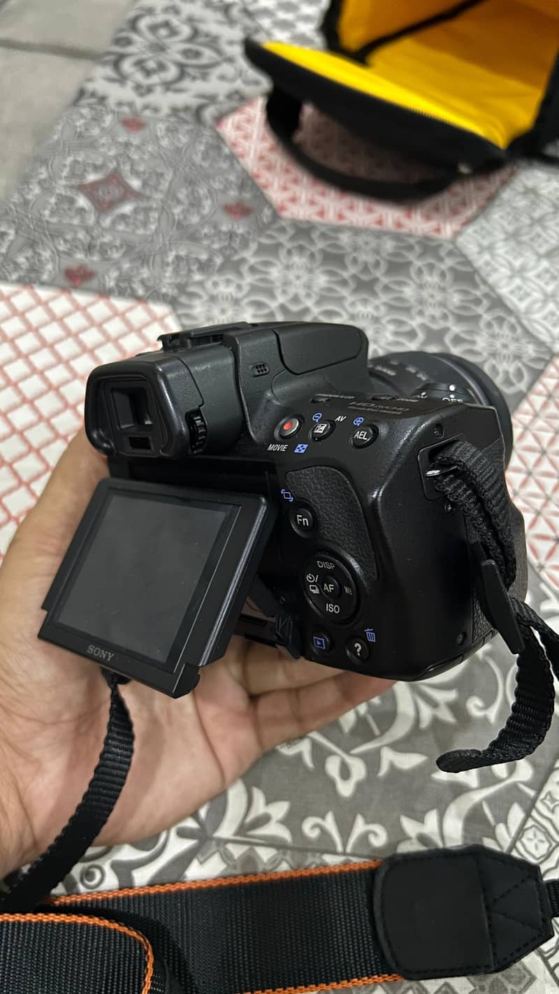 Sony A37 DSLR with 4 lenses 7