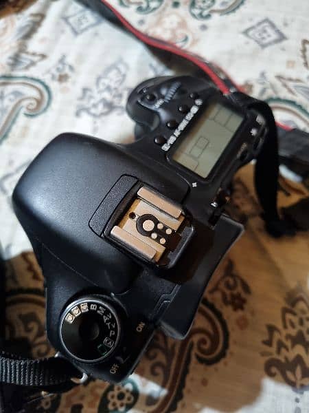 Canon eos 7D  Camera Body Good condition 4