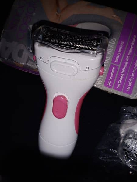 LADY EPILATOR / SHAVER 1