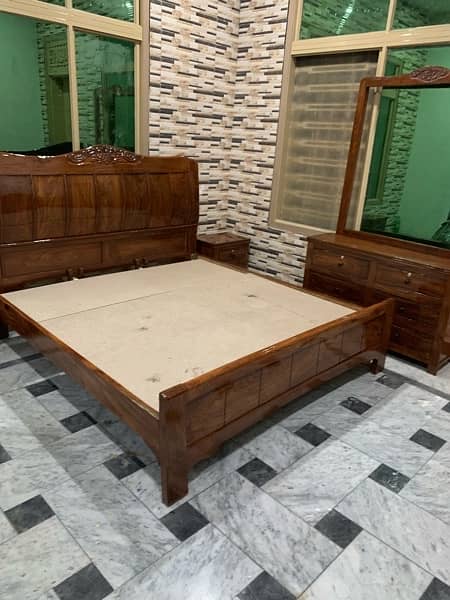 seesham Solid wood Bed set (10 bndo ko check krwain) Just call me 2