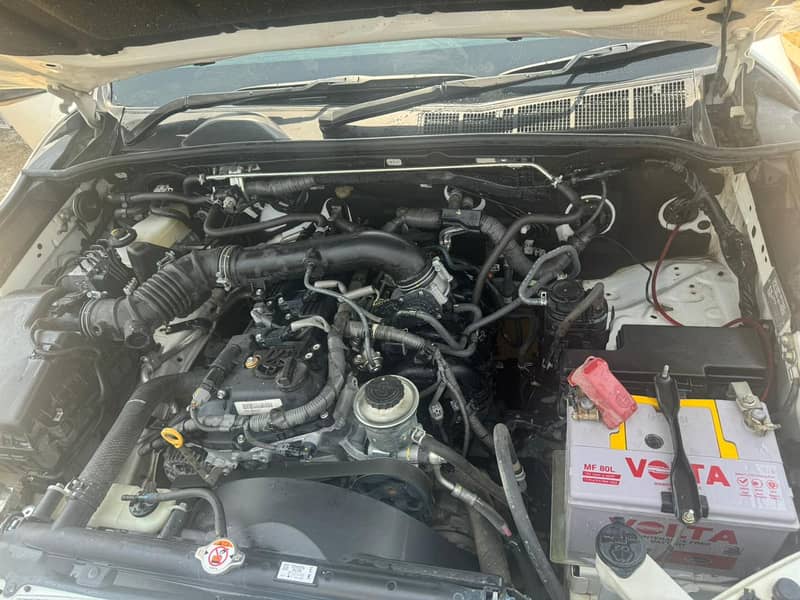 Toyota Fortuner 2.7 V 2022 13