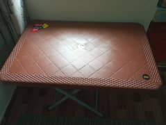 plastic Dining table for sale