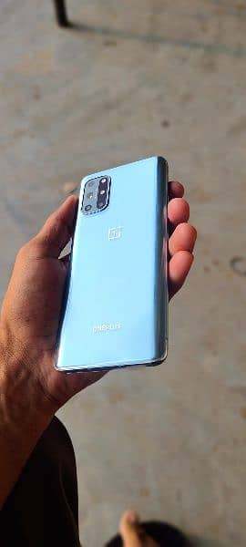 OnePlus 8T dual global wariant with 65wat charge 2