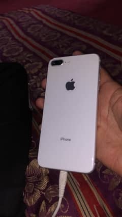 iPhone 8 Plus 0