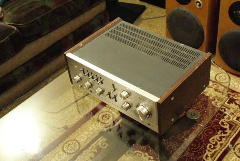 TRIO KA-7006 Integrated Stereo Amplifier 2