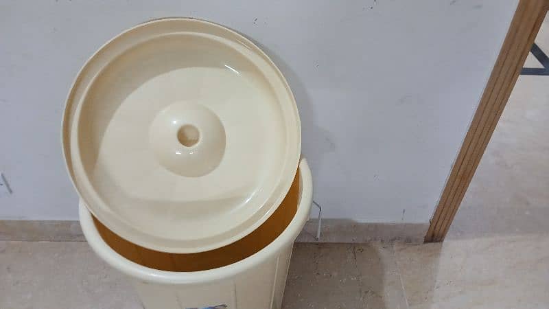 Flour Container ( 40 kg) Capacity 1