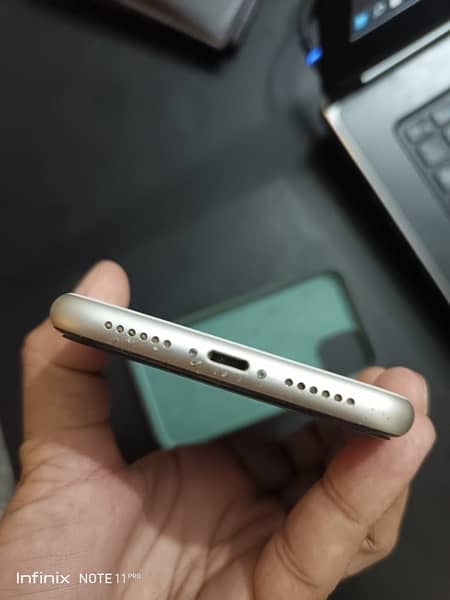 Iphone 11 Perfectly working condition 4