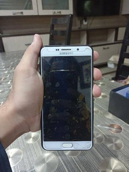 Samsung Galaxy a7 2016 4