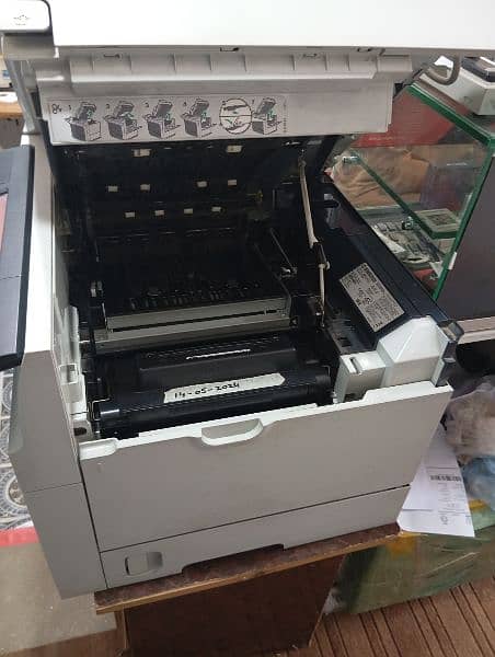 HP laserjet MFP 4555 13