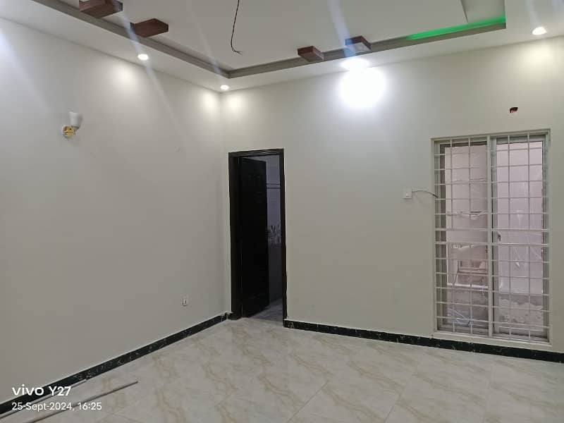 10 Marla VIP brand new tipe full house for rent in Johar town phase 2 18