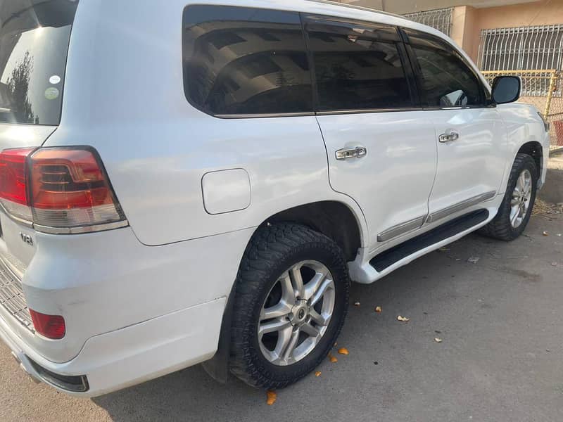 Bullet Proof Car Rental Land Cruiser V8 Fortuner Revo BMW Available 6