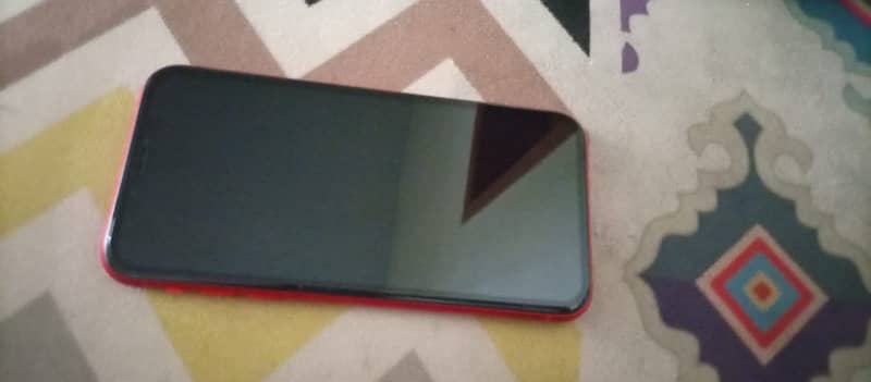 iPhone XR  factory unlock 10/10 condition 64 gb 3 mon sim time 3