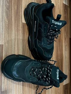 balenciaga triple s solid black