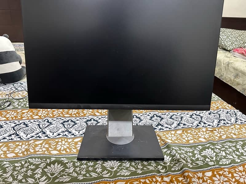 Dell 22 Inch borderless monitor 3