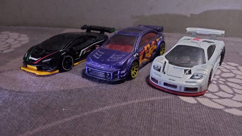 hot wheels and Matchbox 0