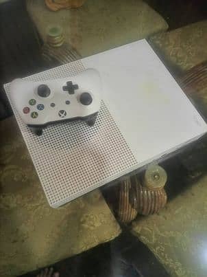 Xbox One S 1tb With One controller 10/10 condition 2