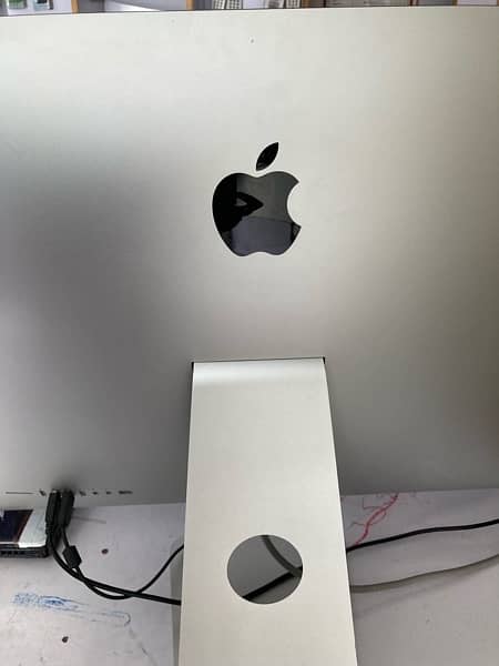 iMac 5K 2015 Late 27 inch 10/10 Windows 10 also working Exchange also 1