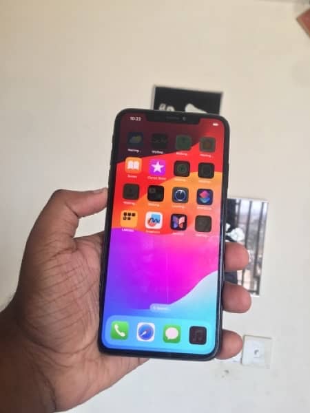 Iphone Xs Max PTA Approved 64 GB Black 2