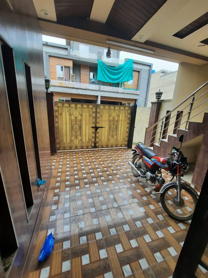 5 Marla Very Beautiful And Very Solid House Urgent For Sale In Canal Garden Lahore 1