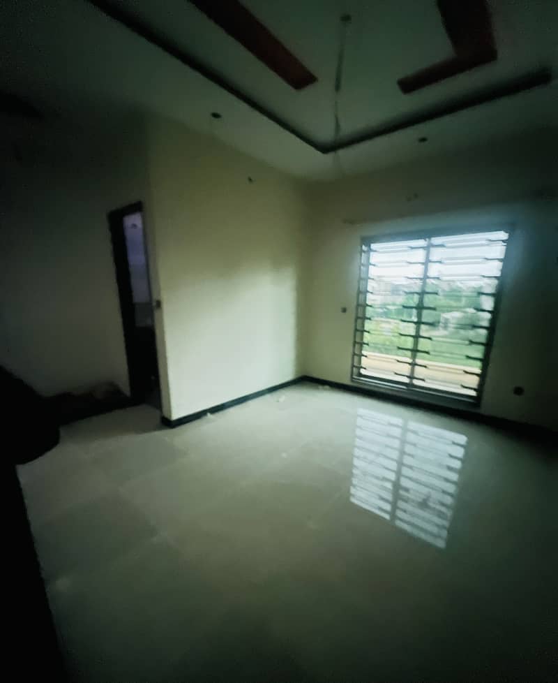 2.84 Marla Double Storey Plaza Urgent For Sale In Canal Garden Lahore . 5