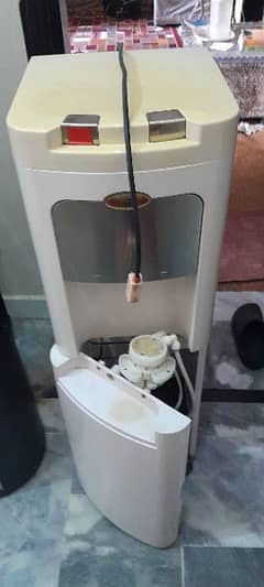 water dispenser hot and cold good condition