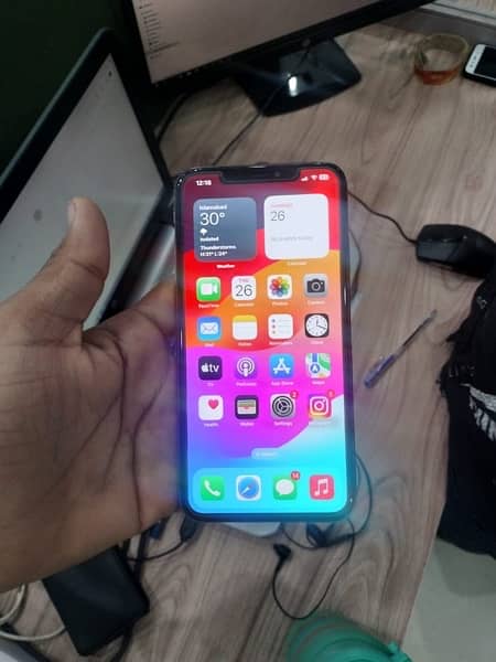 iPhone XS max 64Gb official PTA Approved 0