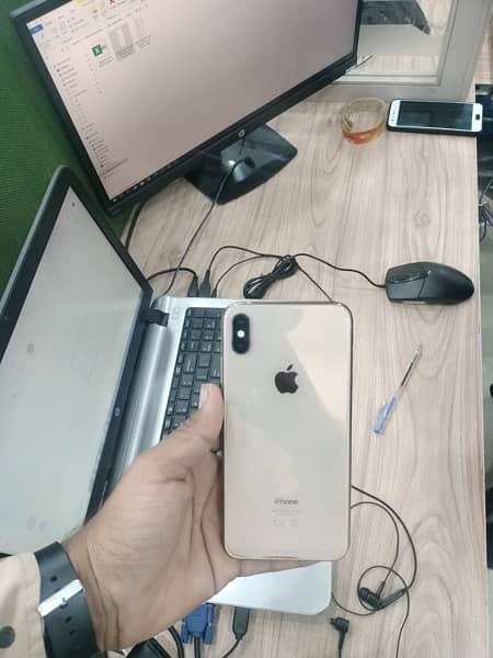 iPhone XS max 64Gb official PTA Approved 3