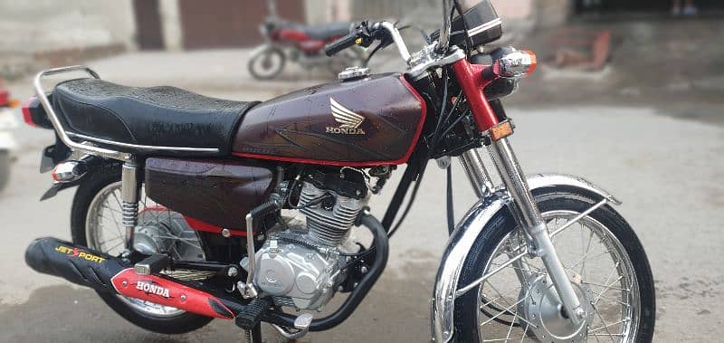 HONDA 125 BIKE 1