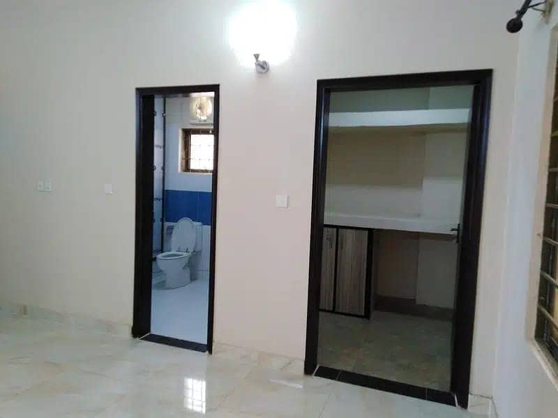 2600 Square Feet Flat For Sale In Askari 5 - Sector F Karachi 3