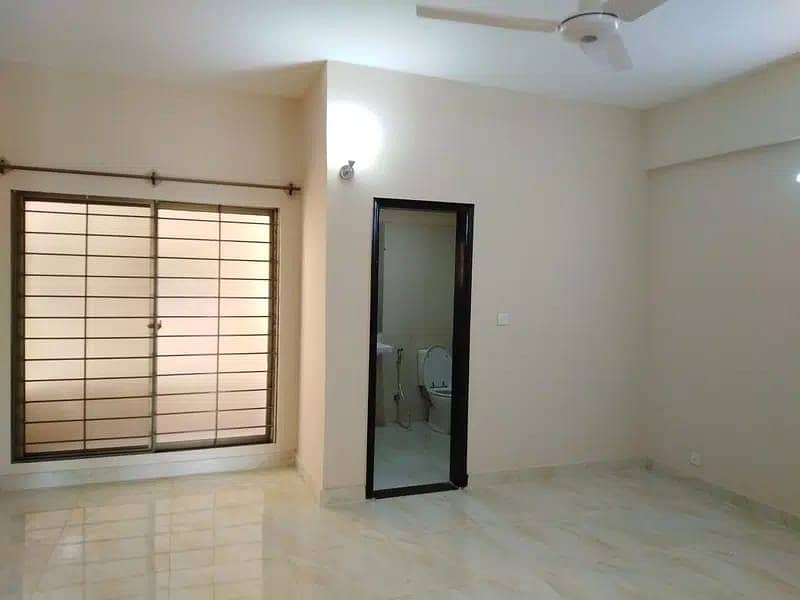 2600 Square Feet Flat For Sale In Askari 5 - Sector F Karachi 5