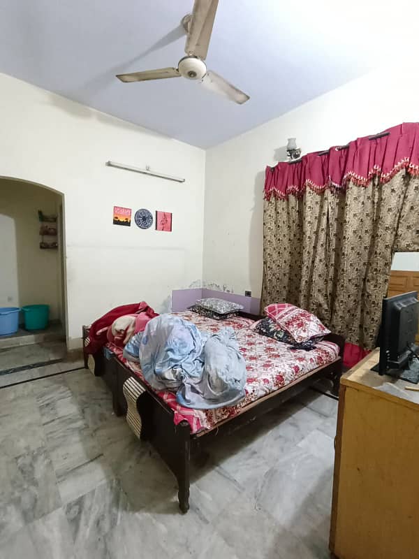 Saeed Colony No. 2 Near To Lyllpur Galleria Mall Canal Road Faisalabad 8 Marla House Lower Portion For Rent 10