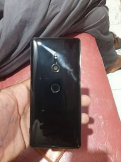 sony xz3 4 64 edge bht acha mobile hy