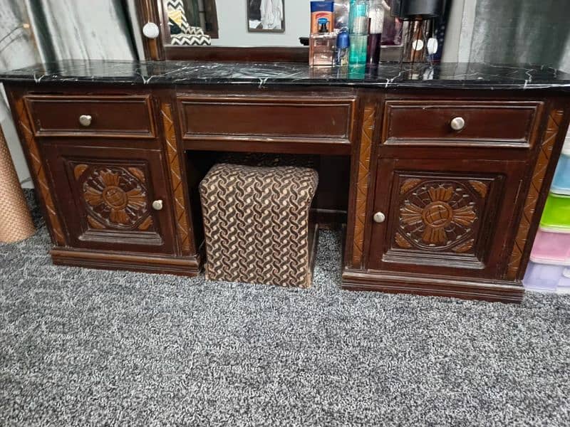 dressing table with 2 side tables 1