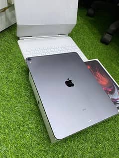 apple mac book and i pad pro 3 rd gen /- 03461809478