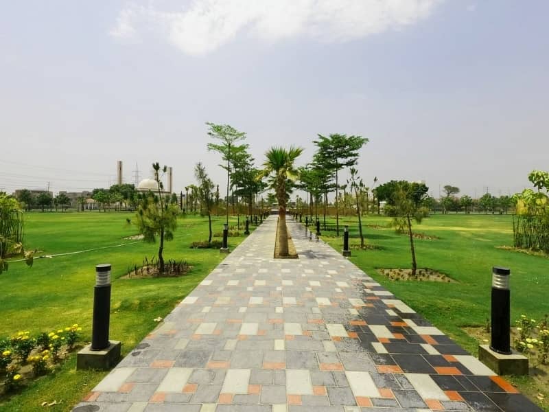 10 Marla Beautiful Location Plot In M Block LDA Avenue One Near COMSATS UNIVERSITY Very Reasonable Price 12