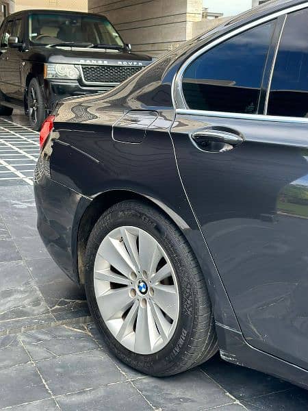 BMW 7 Series 2009 03042046884 8