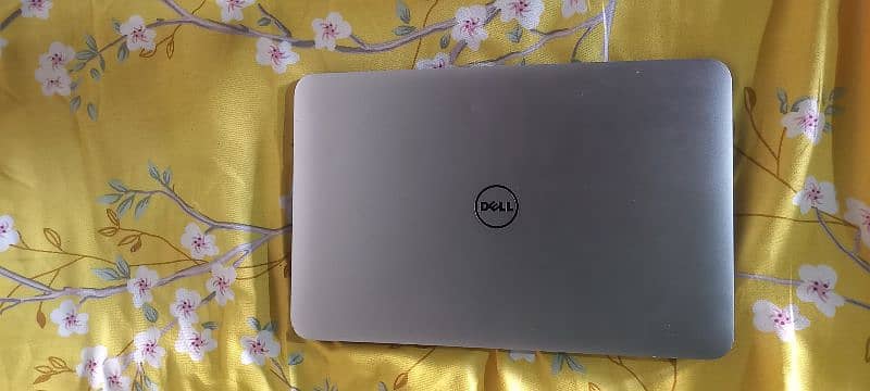 Dell XPS best Laptop slim and smart core i5 5